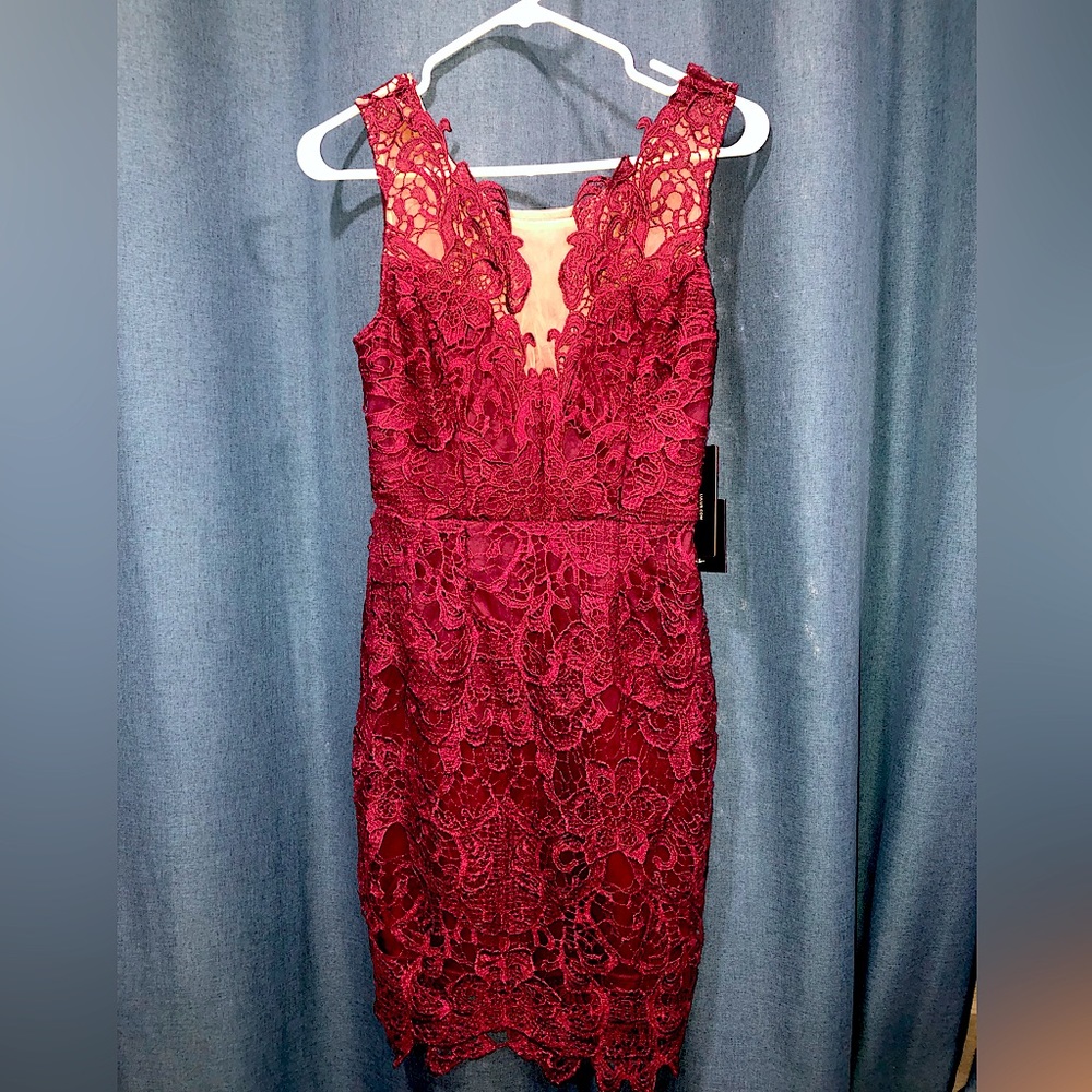 New Lulus floral lace burgundy dress (no tags)